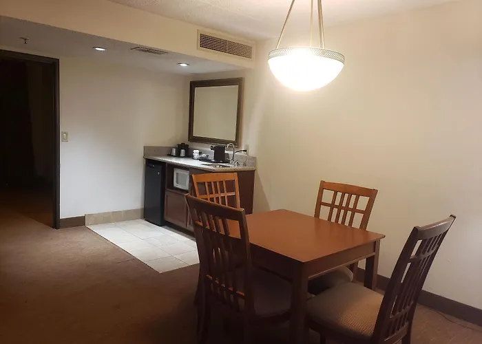 Square Central, I-44 By Oyo Hotel 3*