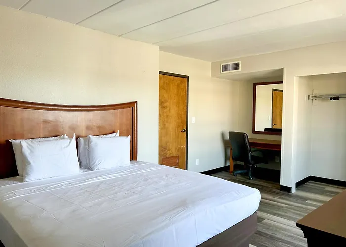 Hotel Square Central, I-44 By Oyo Tulsa