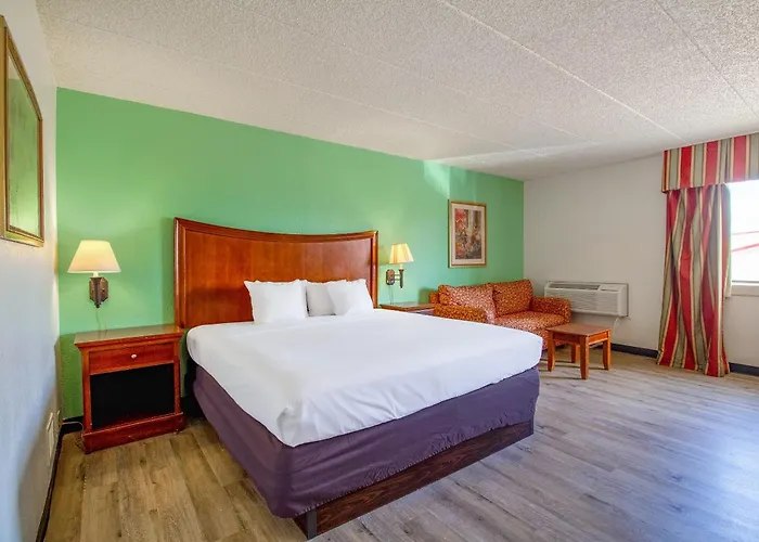 Square Central, I-44 By Oyo Hotel